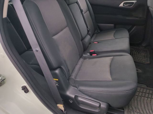 Used 2017 Nissan Pathfinder SV AWD/4WD image 16