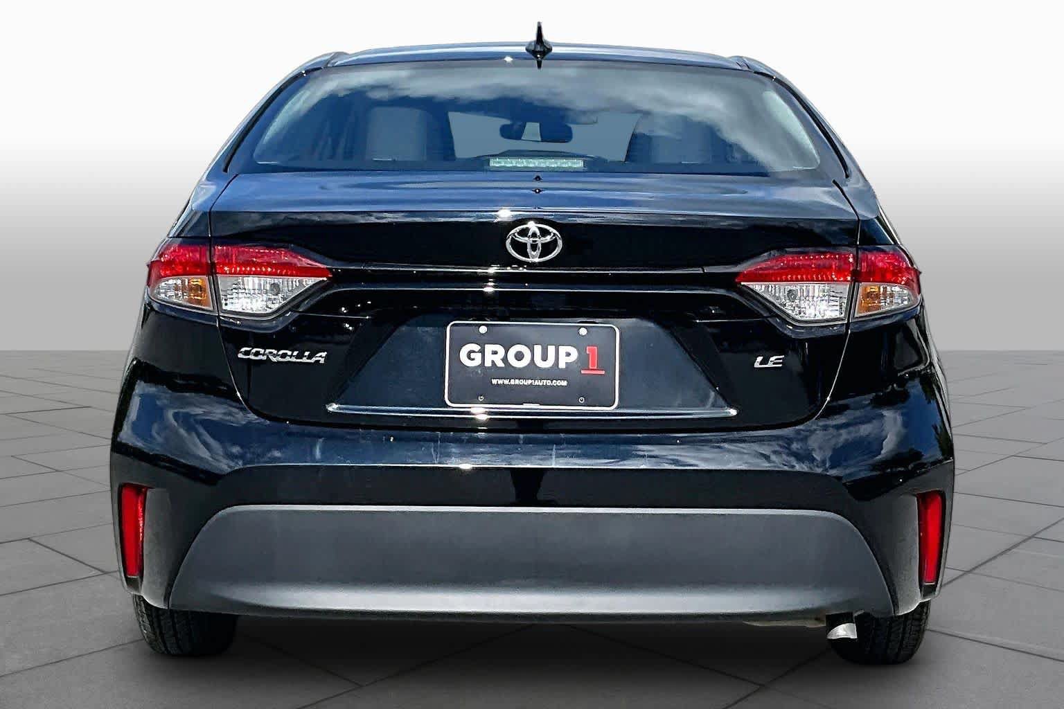 Used 2025 Toyota Corolla LE FWD image 5