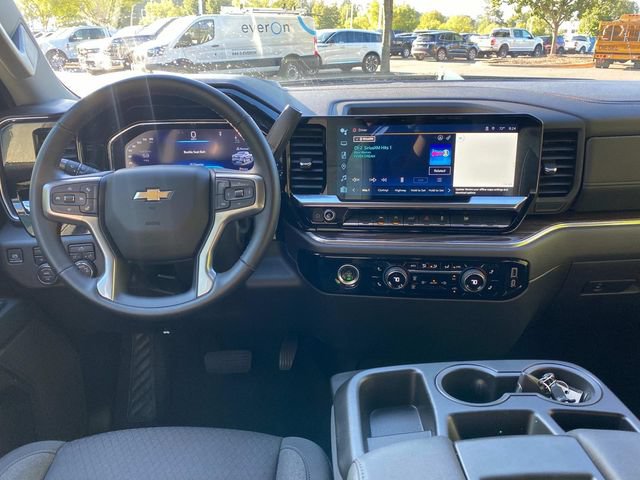 Used 2024 Chevrolet Silverado 1500 LT AWD/4WD image 8