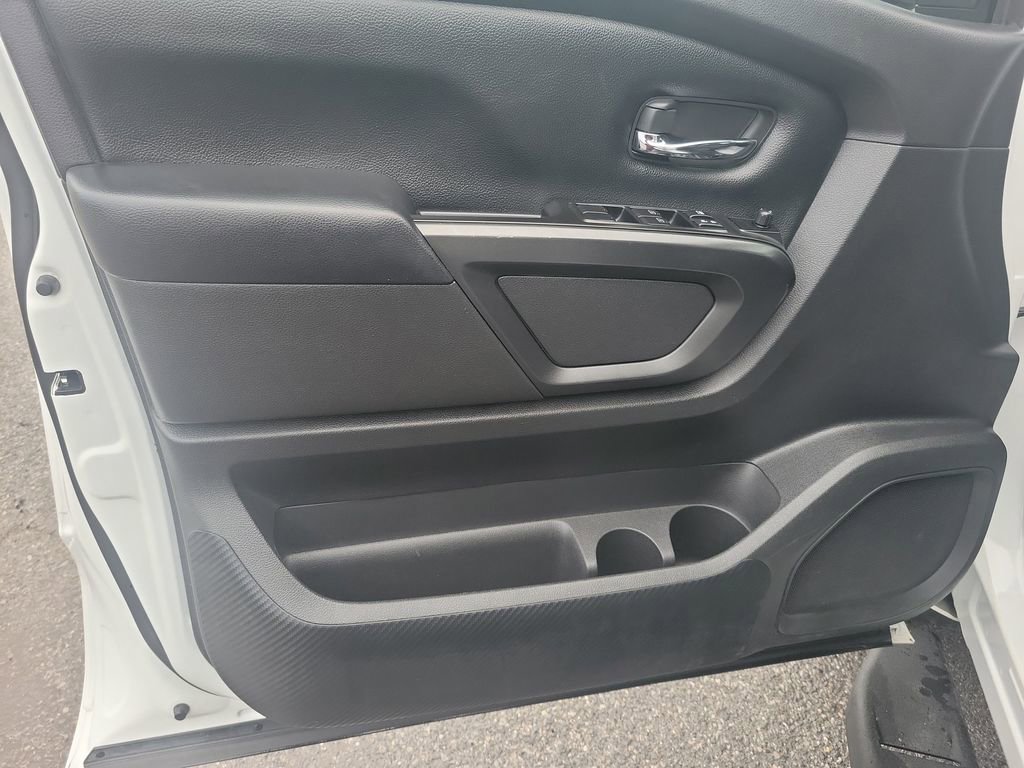 Used 2023 Nissan Titan SV w/ SV Convenience Package image 11