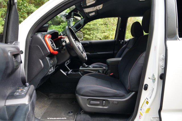 Used 2020 Toyota Tacoma TRD Sport image 27