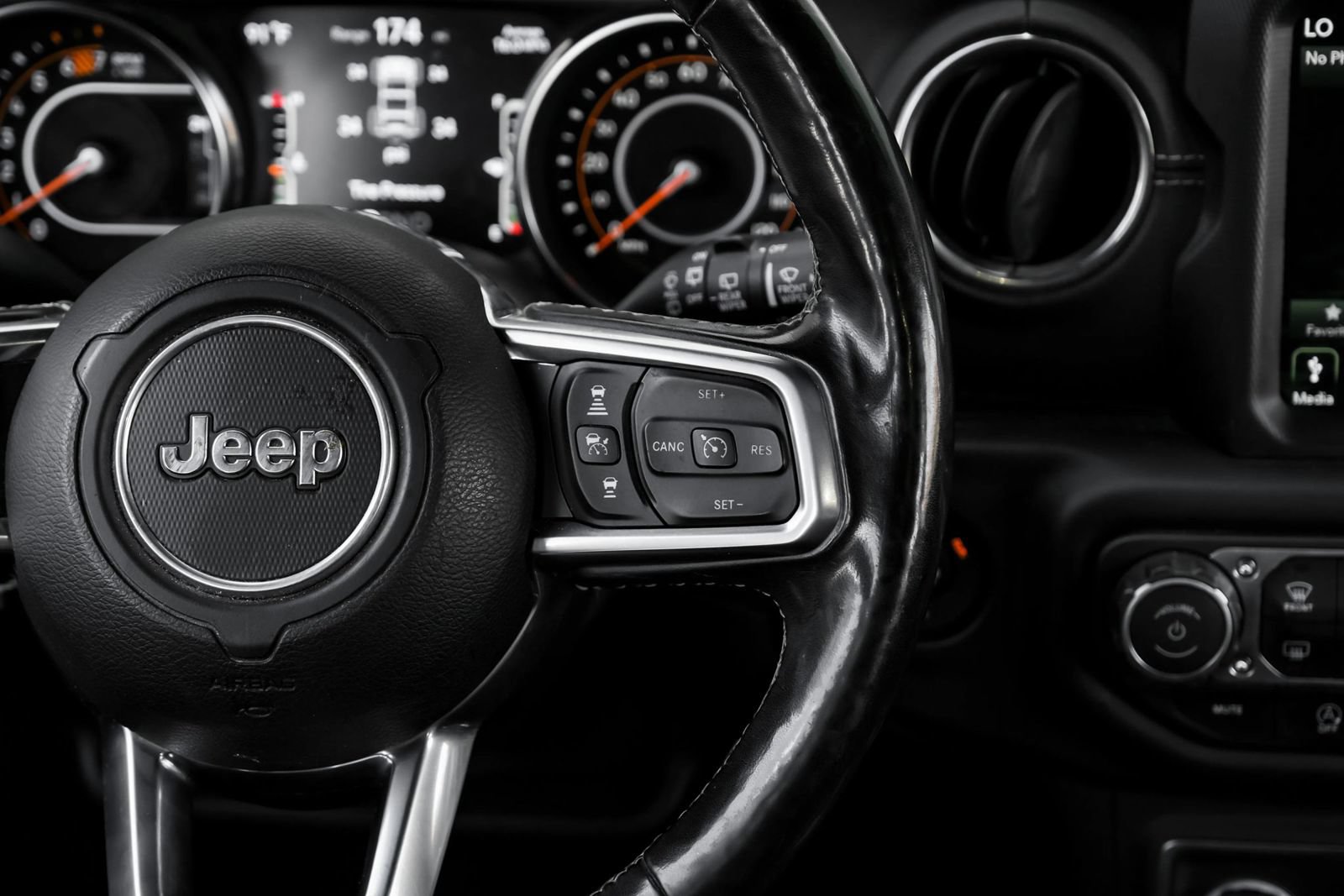 Used 2019 Jeep Wrangler Unlimited Sahara AWD/4WD image 21