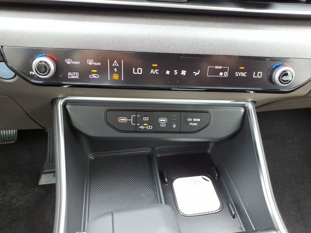 New 2026 Kia Carnival EX image 17