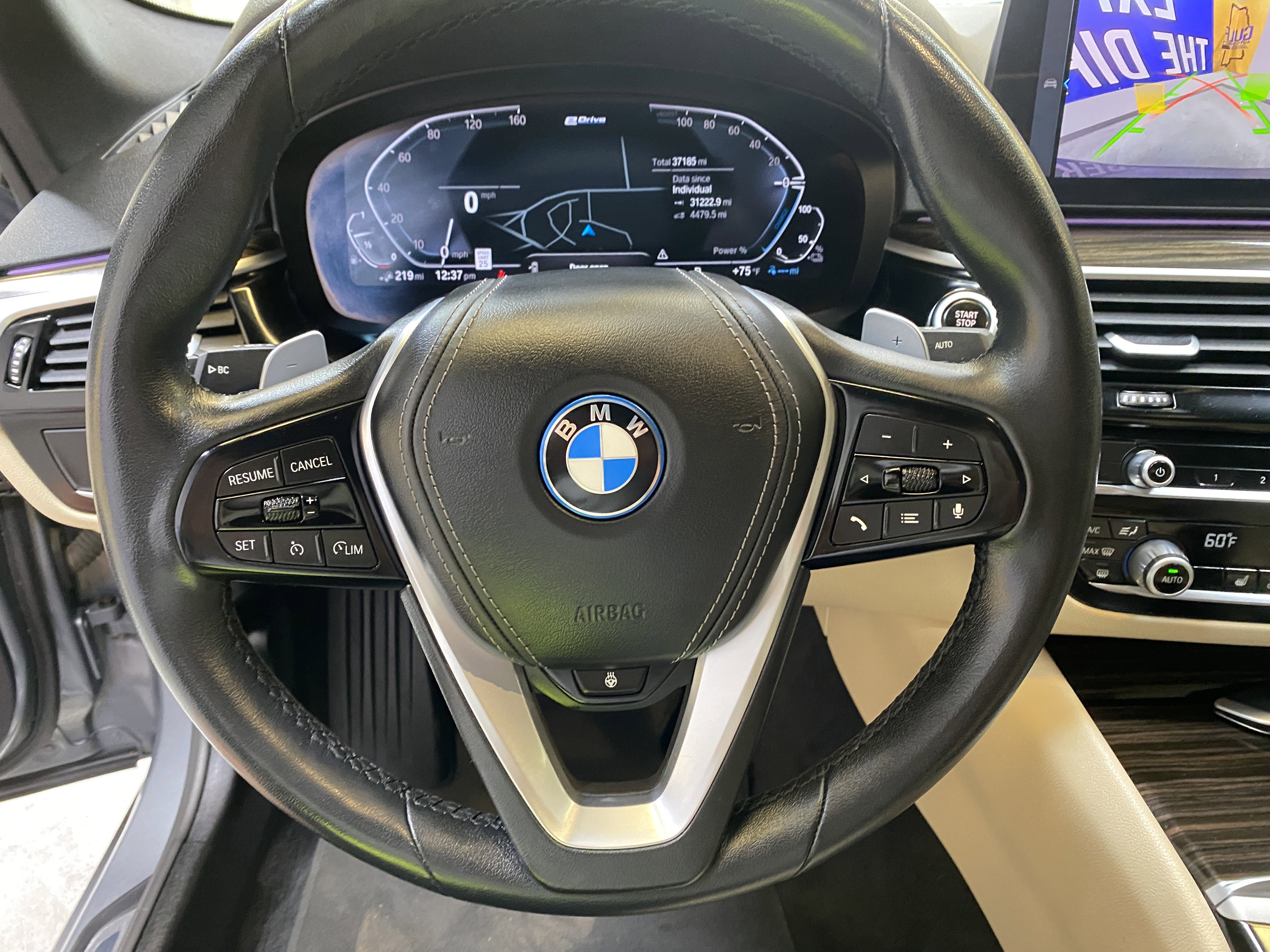 Used 2023 BMW 530e w/ Premium Package image 33