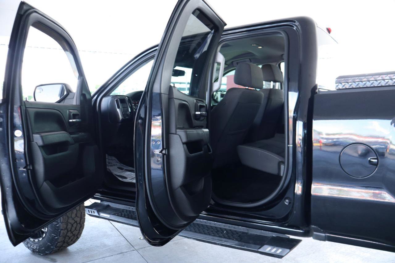 Used 2018 Chevrolet Silverado 1500 LT RWD image 28