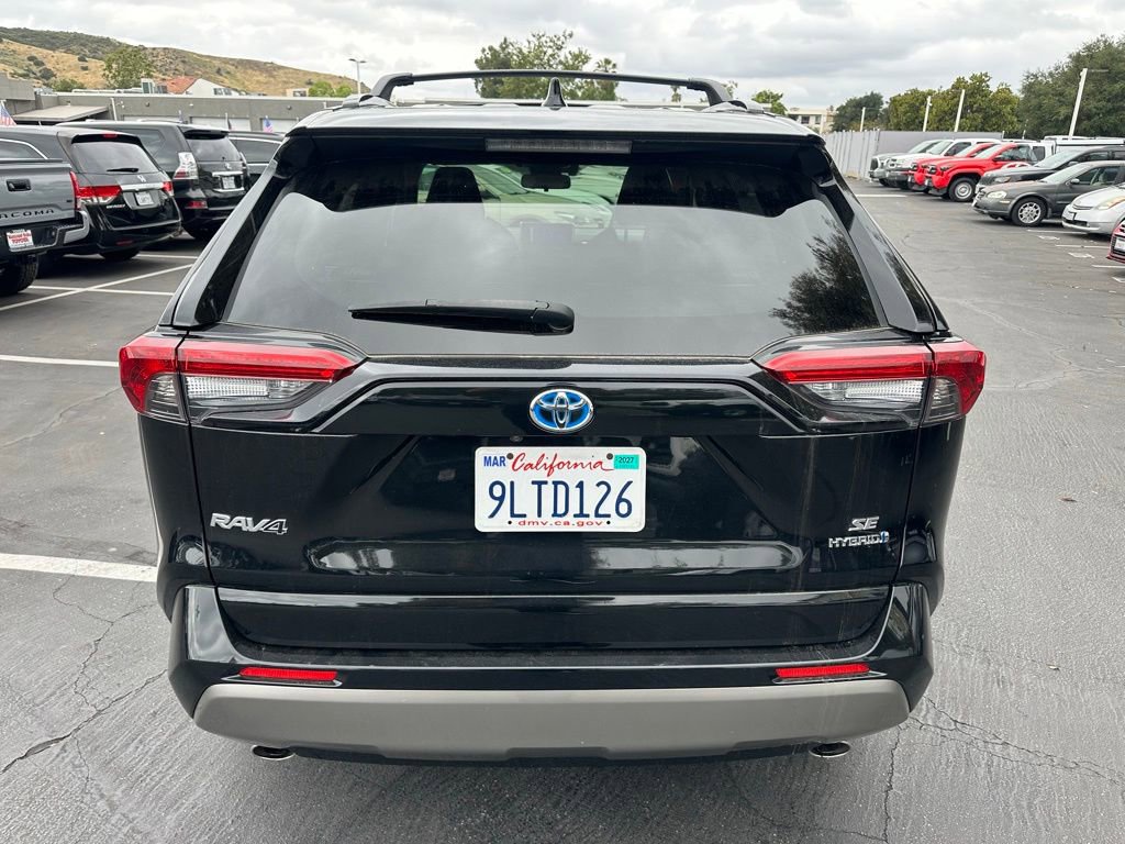Used 2024 Toyota RAV4 SE w/ Convenience Package AWD/4WD image 3