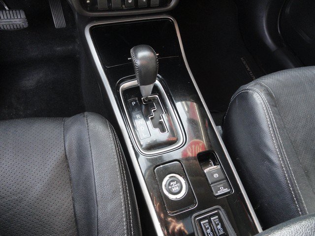 Used 2018 Mitsubishi Outlander GT AWD/4WD image 13