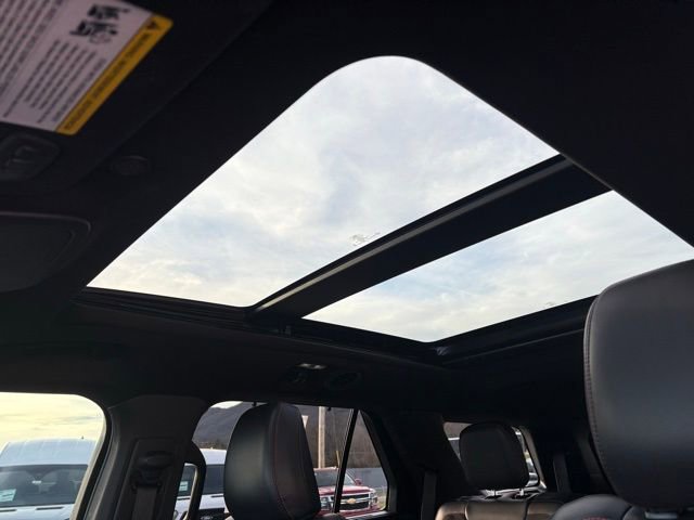 Used 2025 Ford Explorer ST image 30