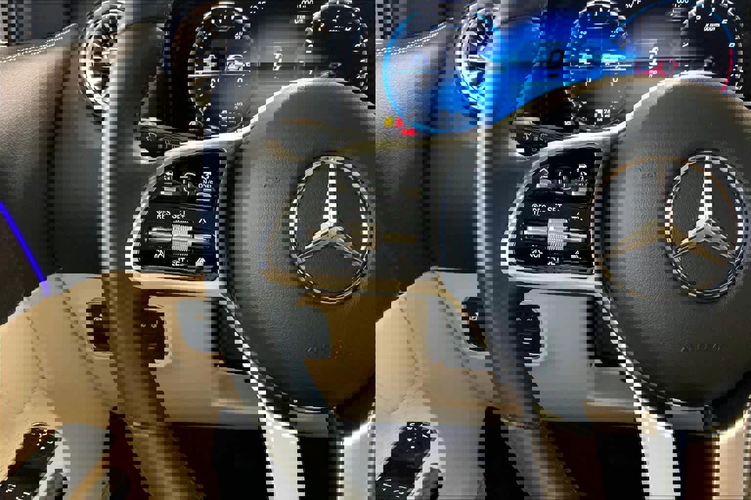 Used 2023 Mercedes-Benz GLA 250 4MATIC image 24