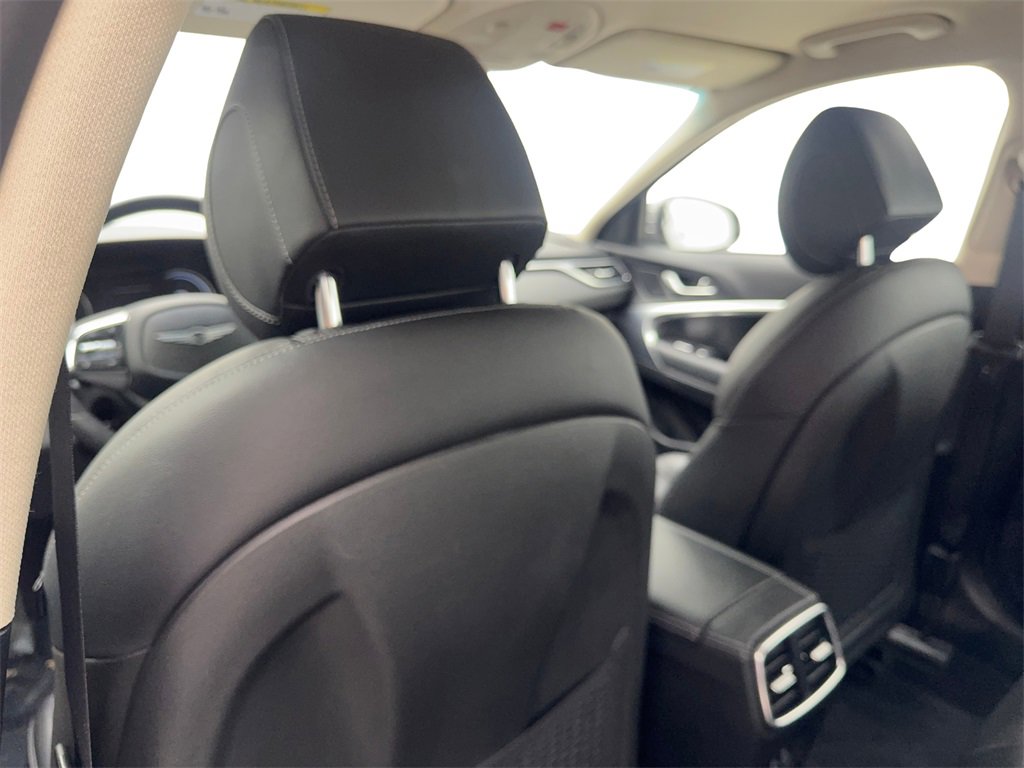 Used 2025 Genesis G70 2.5T image 35