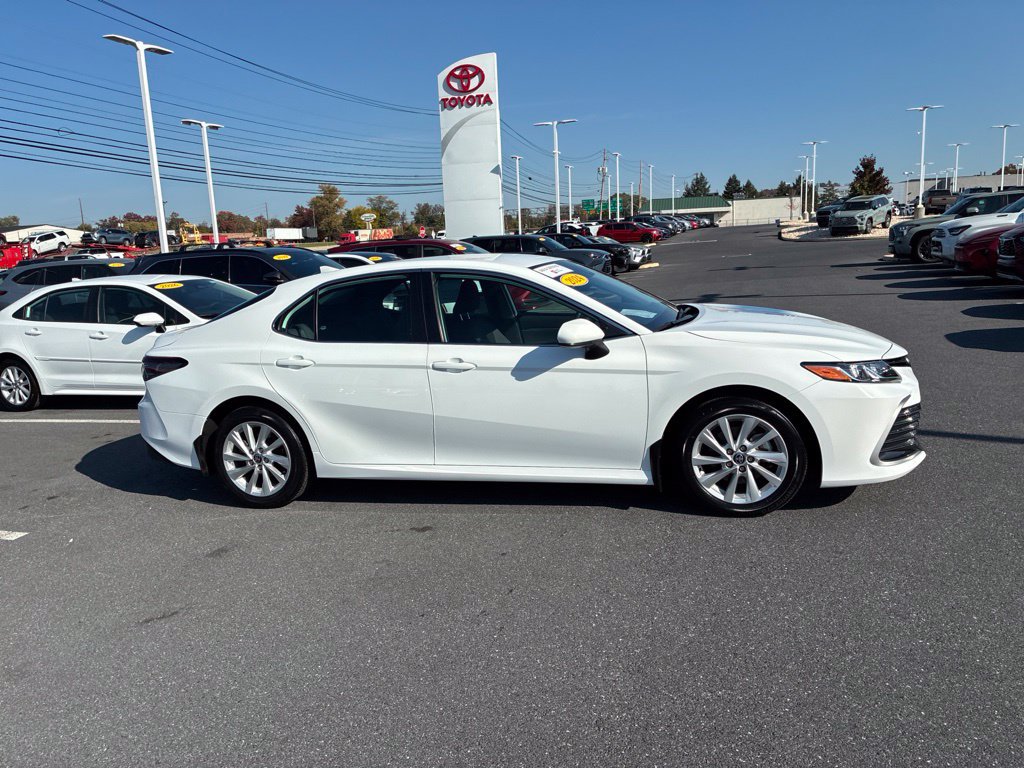 Used 2024 Toyota Camry LE FWD image 5