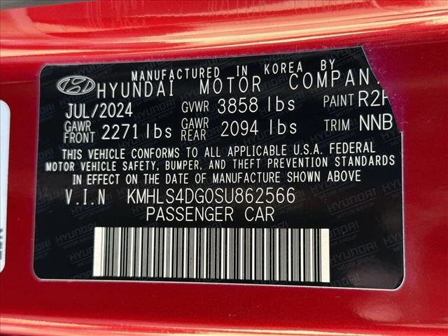 Used 2025 Hyundai Elantra SEL image 27