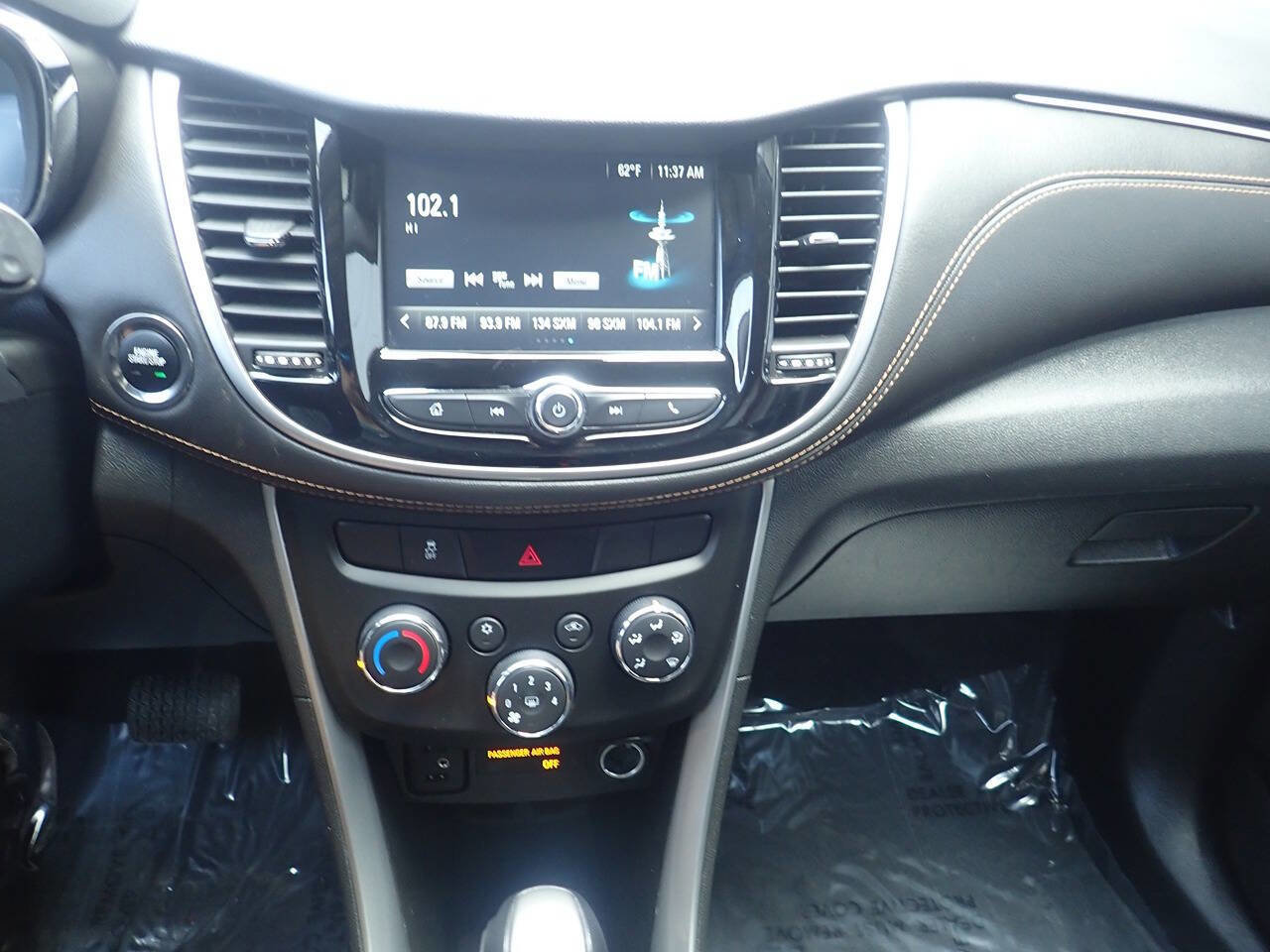 Used 2017 Chevrolet Trax LT w/ LT Convenience Package image 5