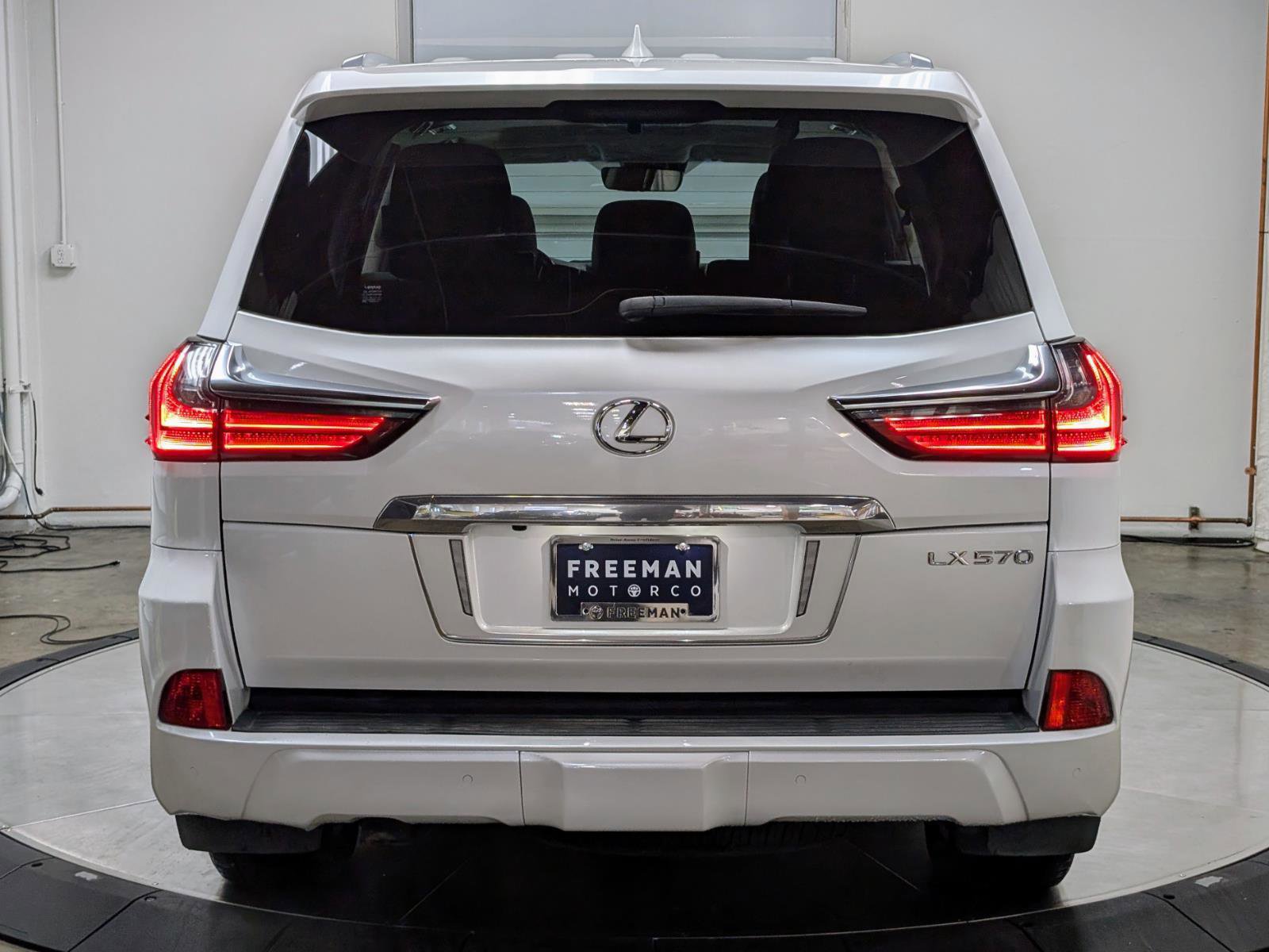 Used 2018 Lexus LX 570 4WD w/ Luxury Package image 8