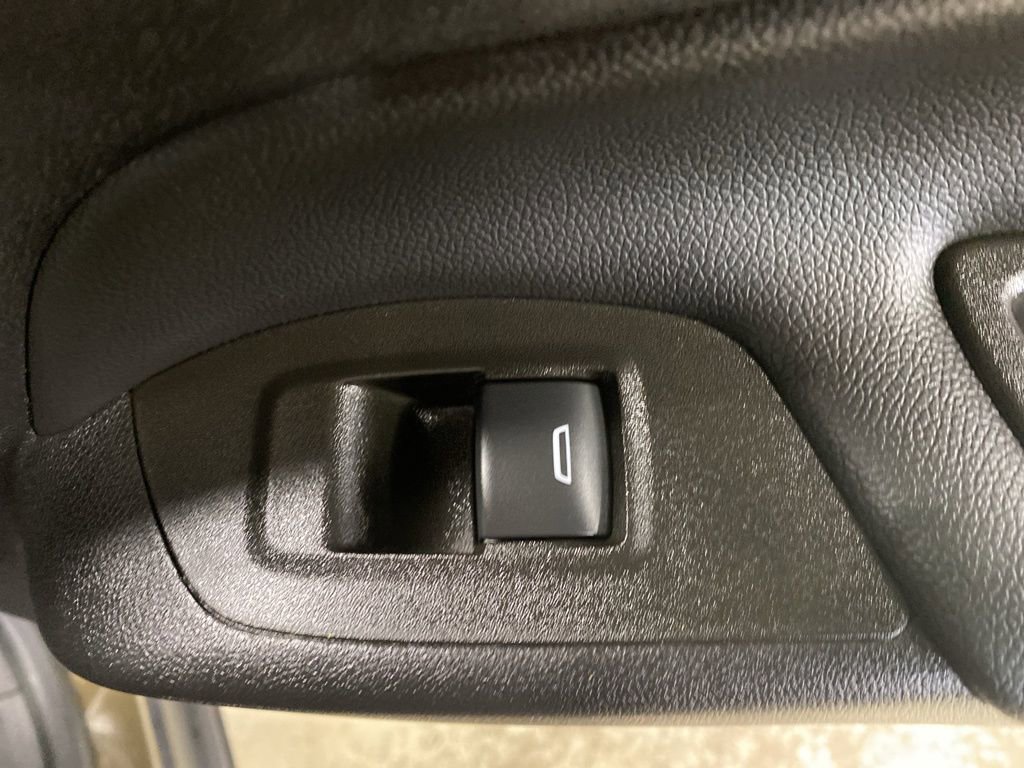 Used 2023 Chevrolet Equinox LT image 14