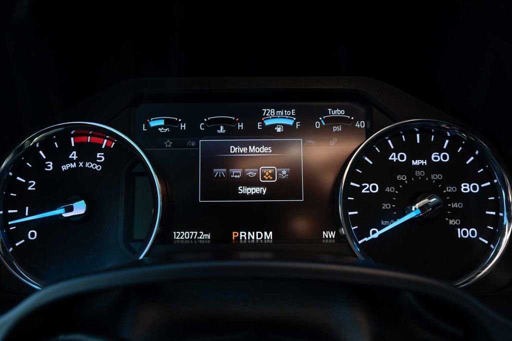 Used 2022 Ford F250 Lariat w/ Lariat Value Package image 28