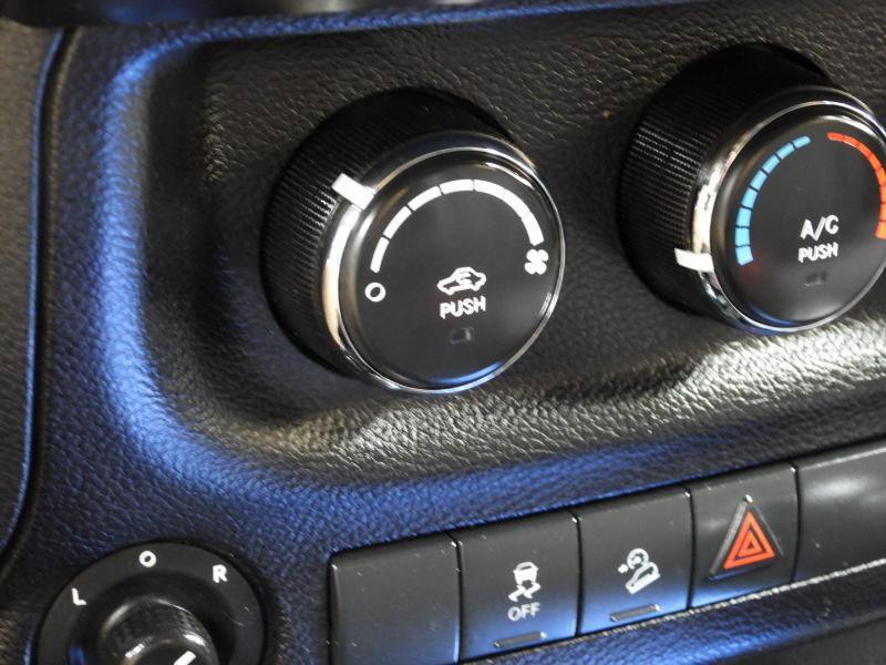 Used 2013 Jeep Wrangler Sahara w/ Connectivity Group AWD/4WD image 49