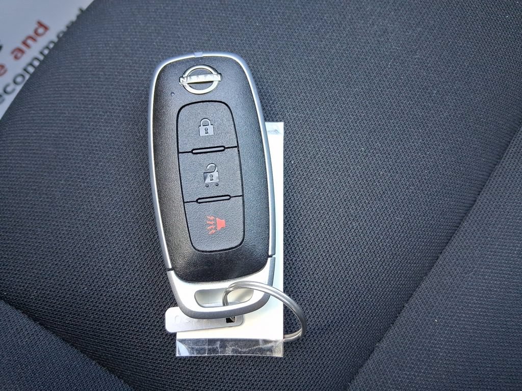 Used 2026 Nissan Rogue S FWD image 32