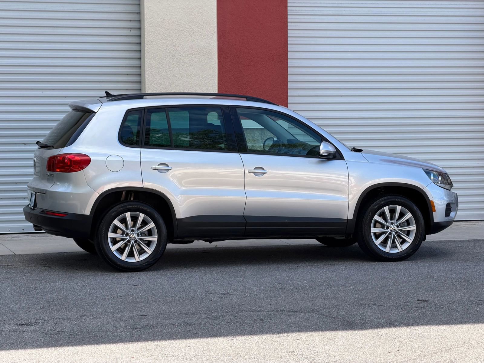 Used 2015 Volkswagen Tiguan SE image 7