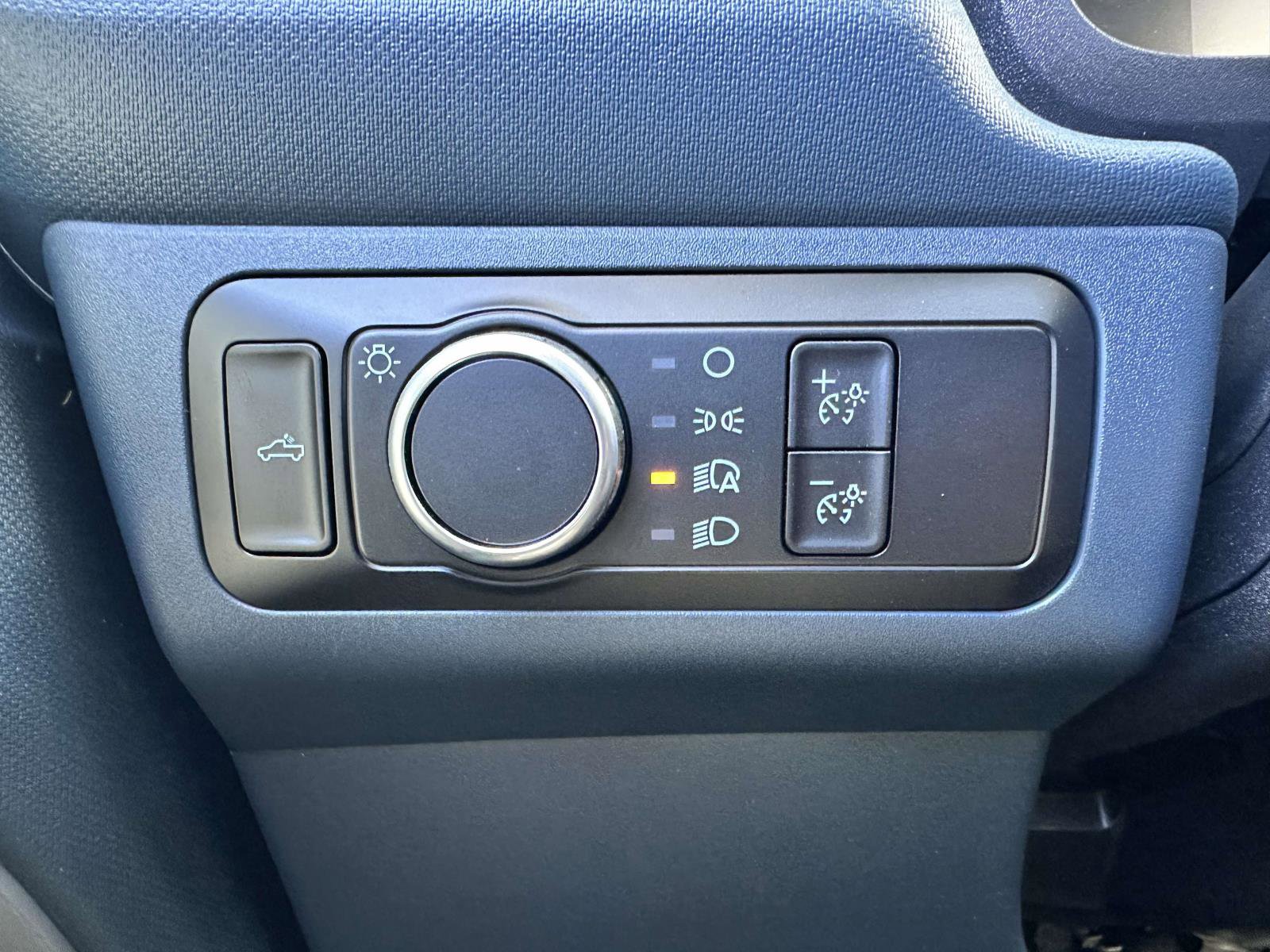 Used 2025 Ford Maverick XL w/ Equipment Group 102A image 17