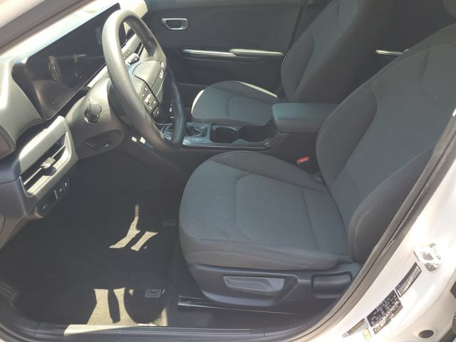 Used 2025 Kia K4 FWD image 16