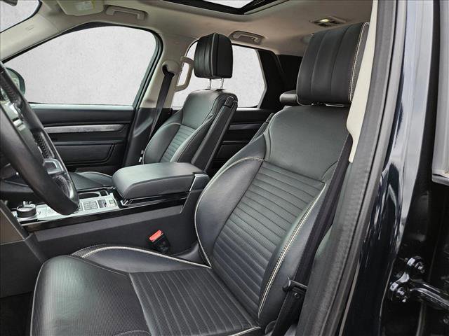 Used 2017 Land Rover Discovery First Edition image 18