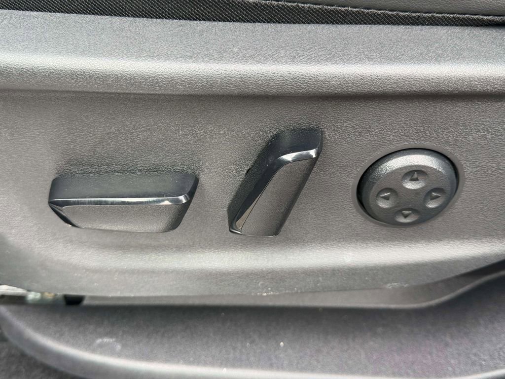 Used 2024 Nissan Ariya AWD image 19