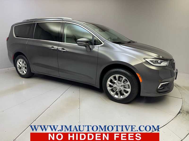 Used 2021 Chrysler Pacifica Touring-L AWD/4WD image 7