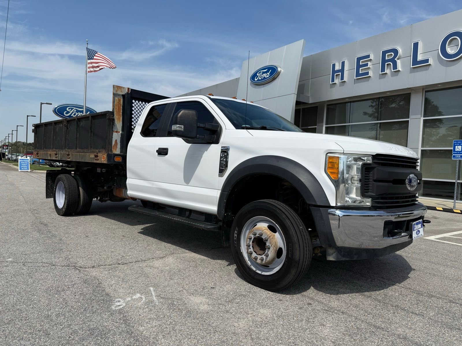 Used 2017 Ford F450 XL w/ Power Equipment Group RWD image 2
