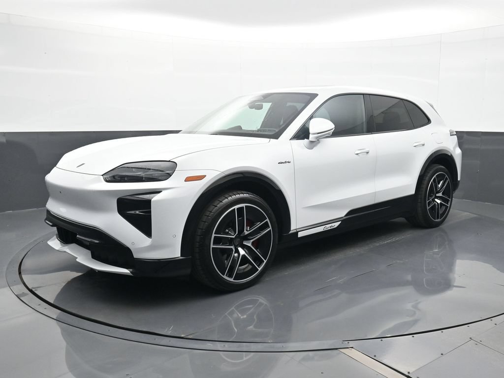 New 2026 Porsche Cayenne Turbo AWD/4WD image 1