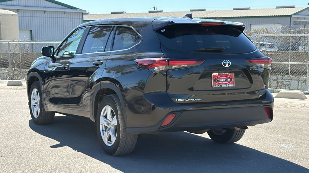 Certified 2025 Toyota Highlander LE image 9