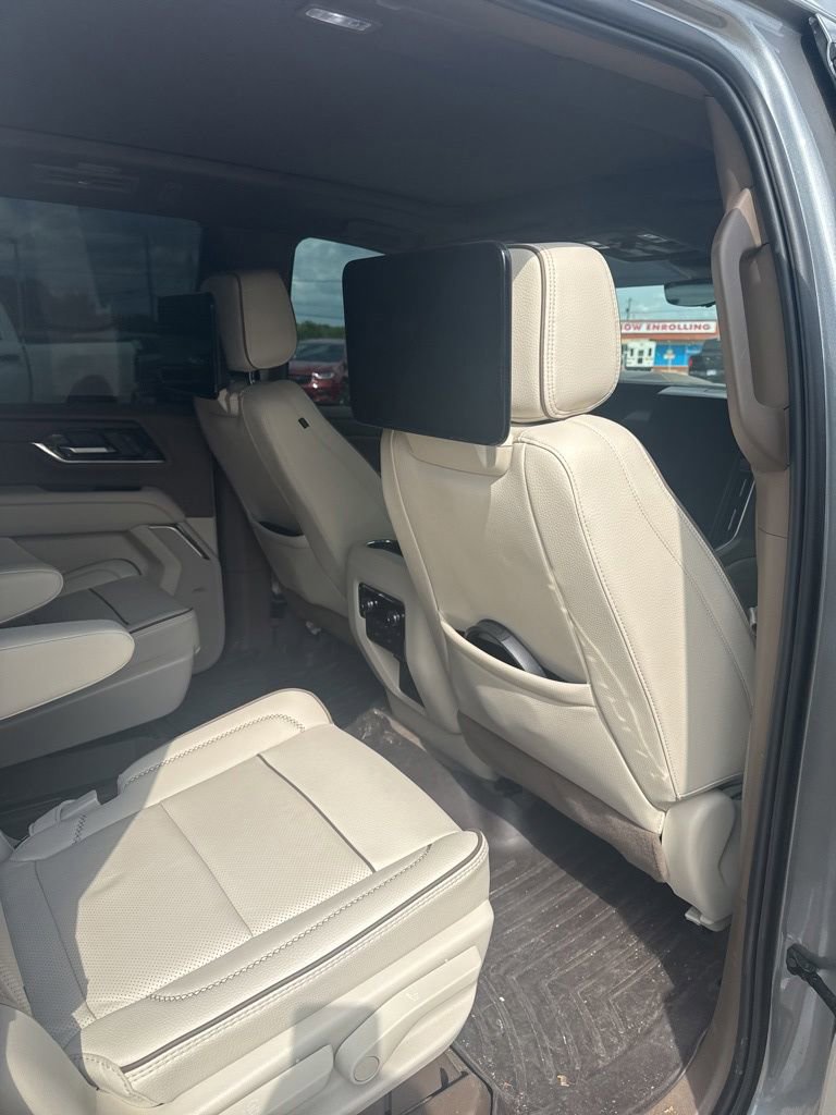 Used 2025 GMC Yukon Denali w/ Denali Reserve Package AWD/4WD image 14