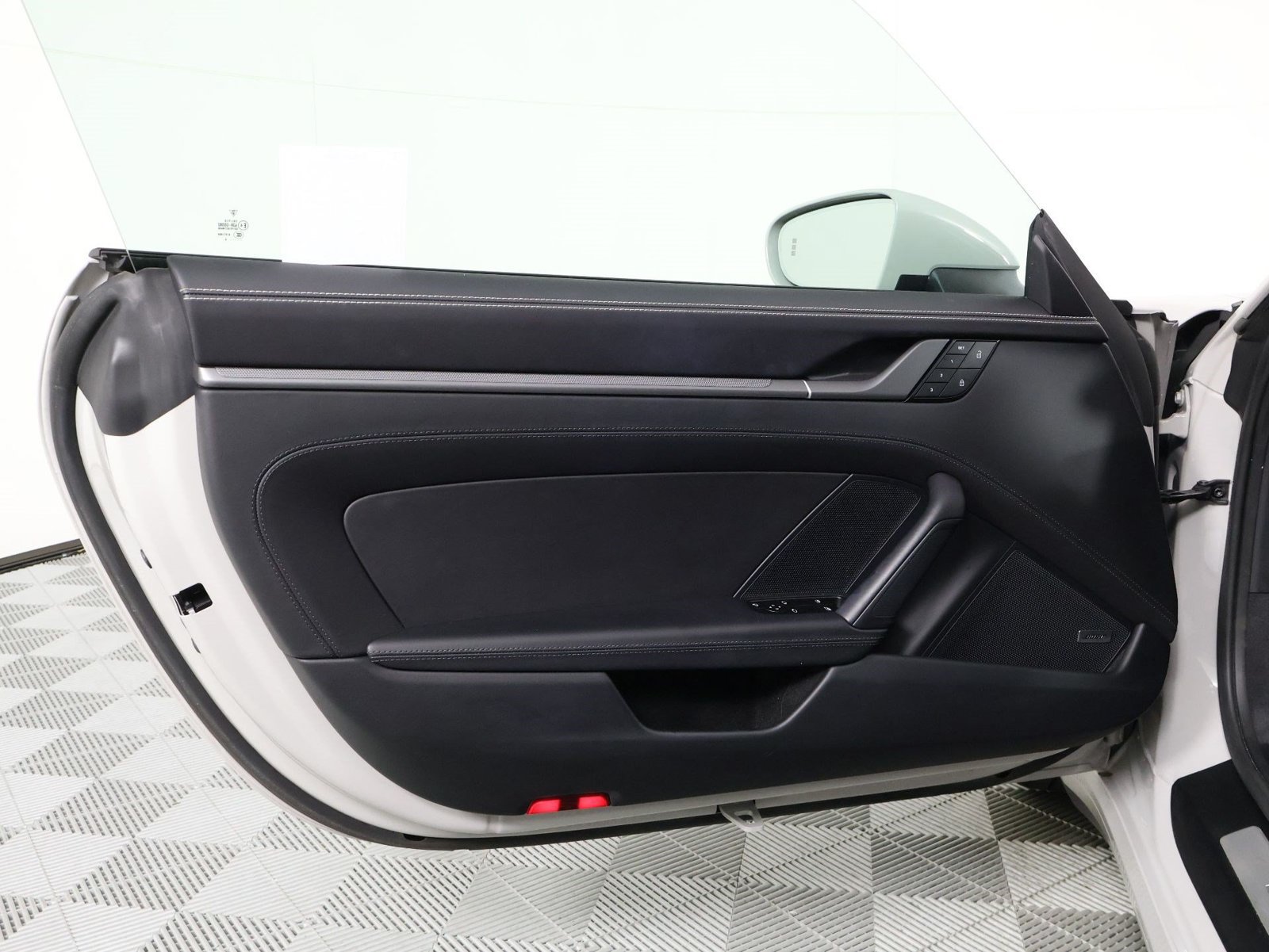 Certified 2024 Porsche 911 Carrera RWD image 20