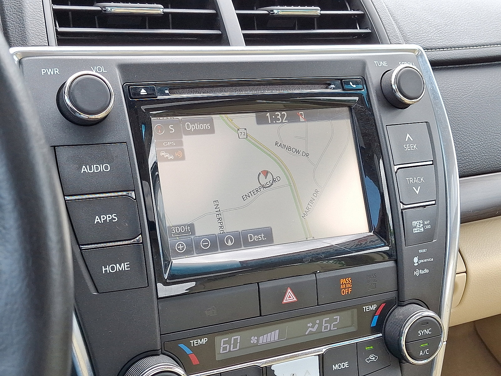 Used 2015 Toyota Camry XLE w/ Moonroof Package FWD image 18