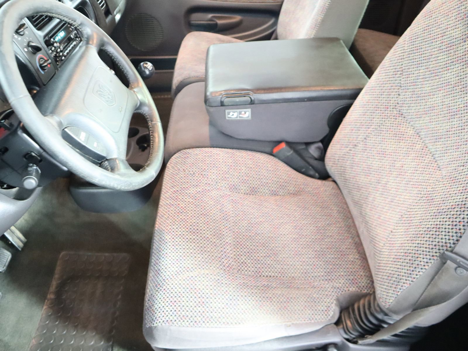 Used 2001 Dodge Ram 2500 Truck SLT image 24