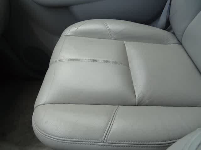 Used 2014 Chevrolet Suburban LT RWD image 24