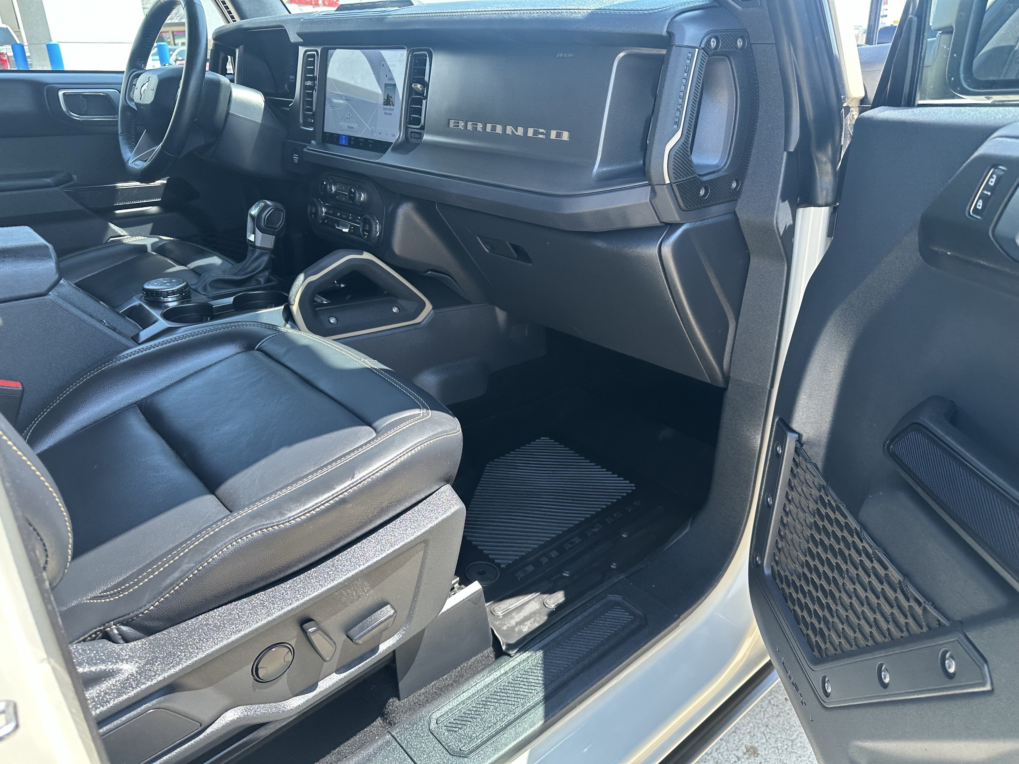 Used 2025 Ford Bronco Badlands AWD/4WD image 13