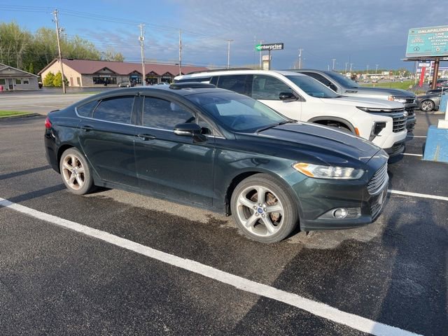 Used 2014 Ford Fusion SE FWD image 2