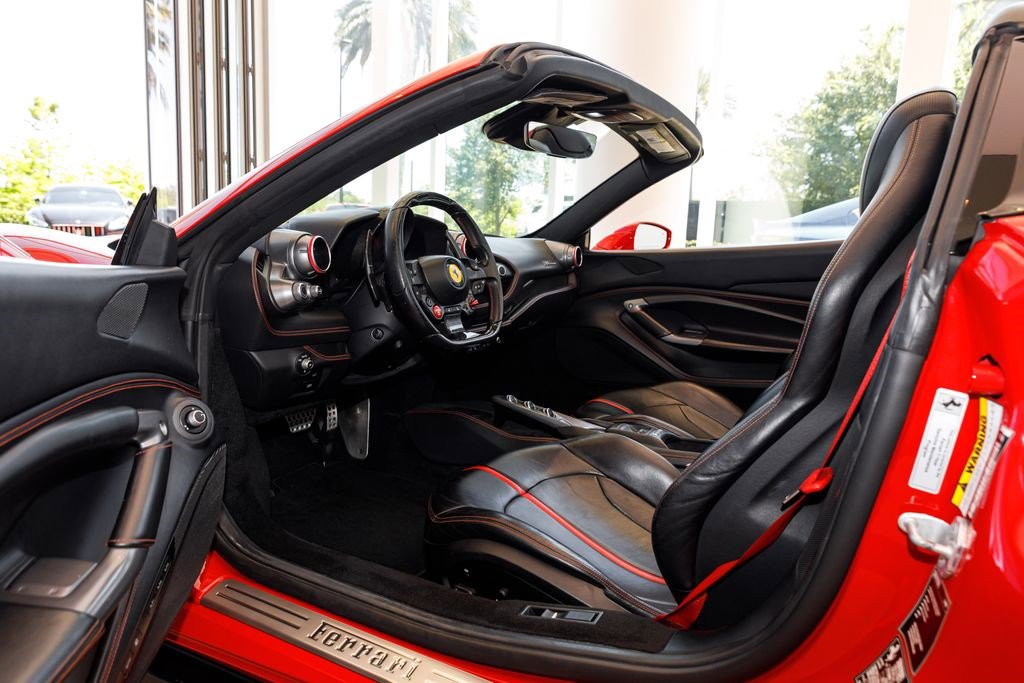 Used 2021 Ferrari F8 Spider RWD image 22