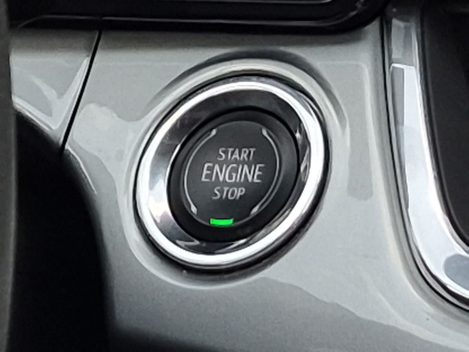 Used 2024 Chevrolet Trax LT FWD image 16