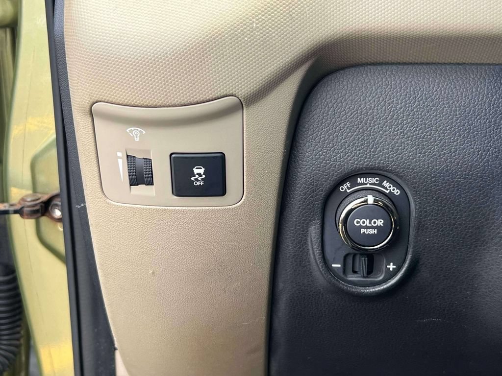 Used 2011 Kia Soul ! FWD image 19