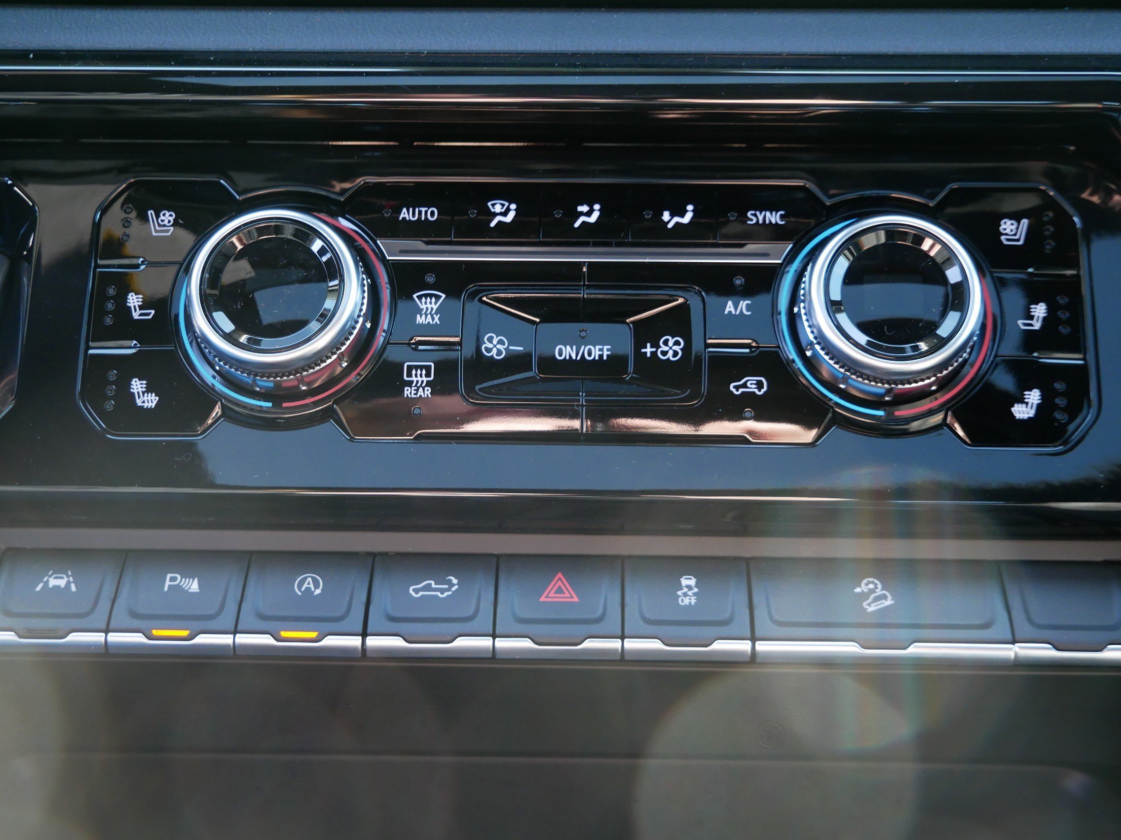 New 2026 GMC Sierra 1500 AT4 w/ Technology Package image 8