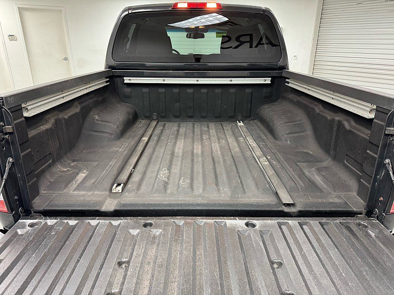 Used 2012 Nissan Frontier SV w/ SV Premium Utility Pkg AWD/4WD image 12