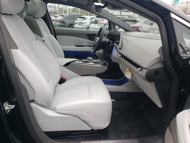 New 2026 Cadillac Optiq Luxury 1 image 16