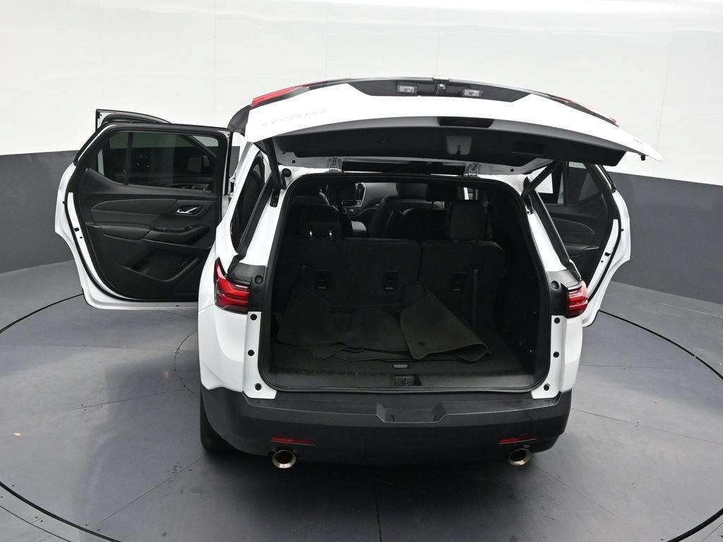 Used 2023 Chevrolet Traverse LT FWD image 34