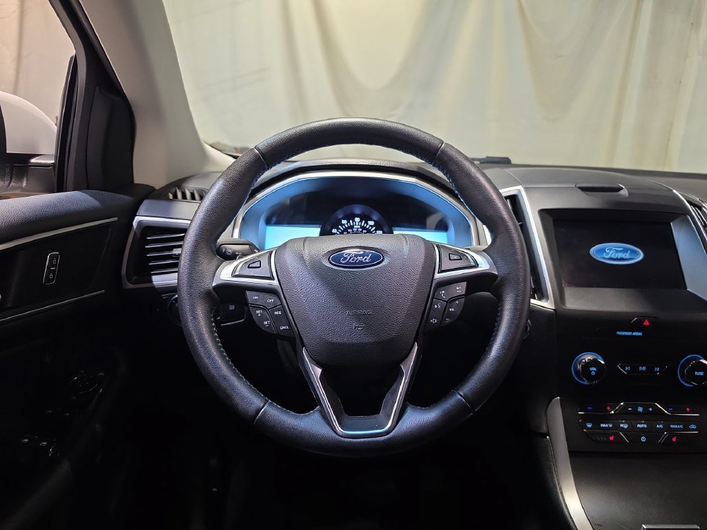 Used 2019 Ford Edge SEL w/ Equipment Group 201A AWD/4WD image 11