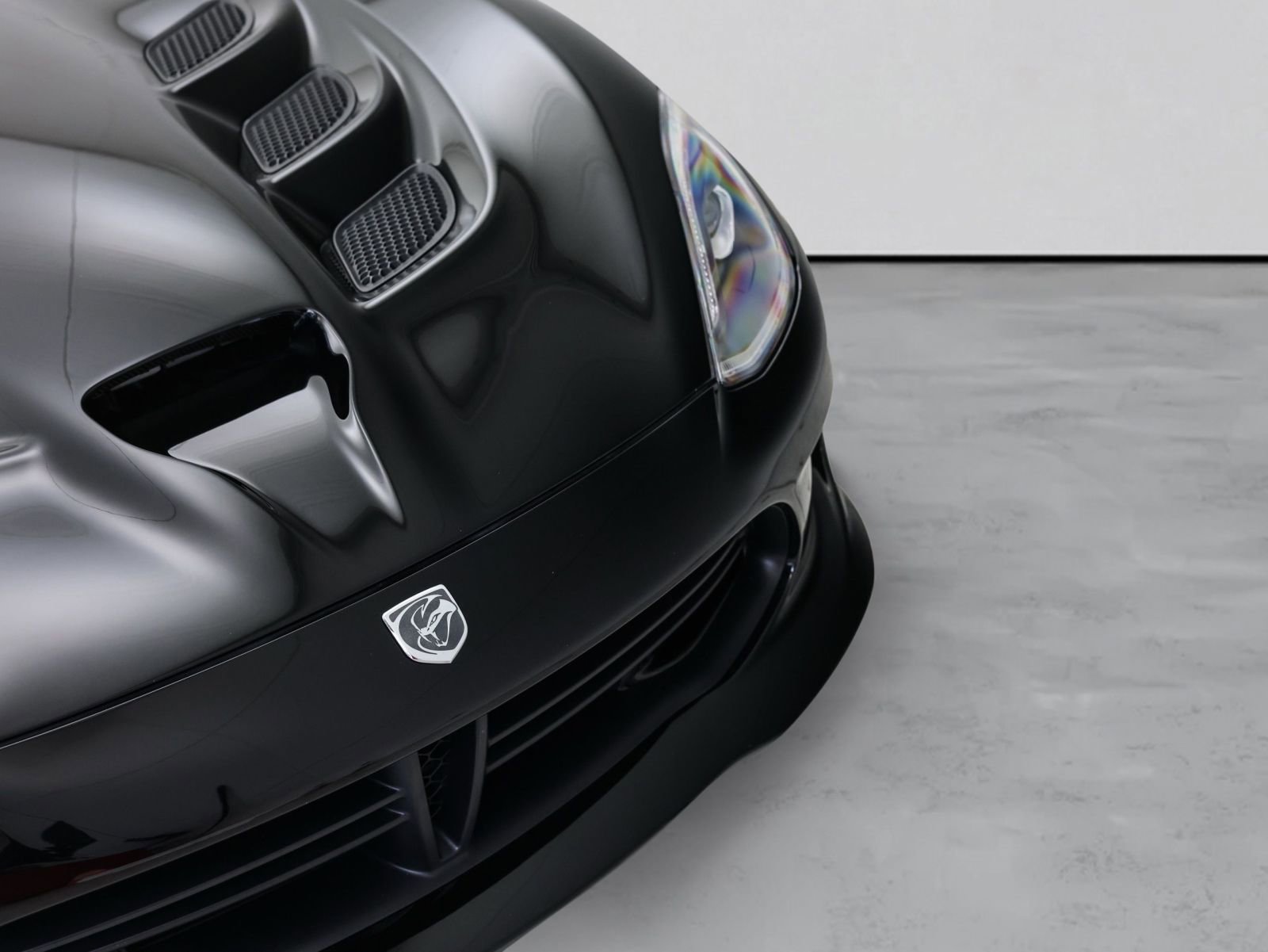 Used 2017 Dodge Viper SRT-10 RWD image 9