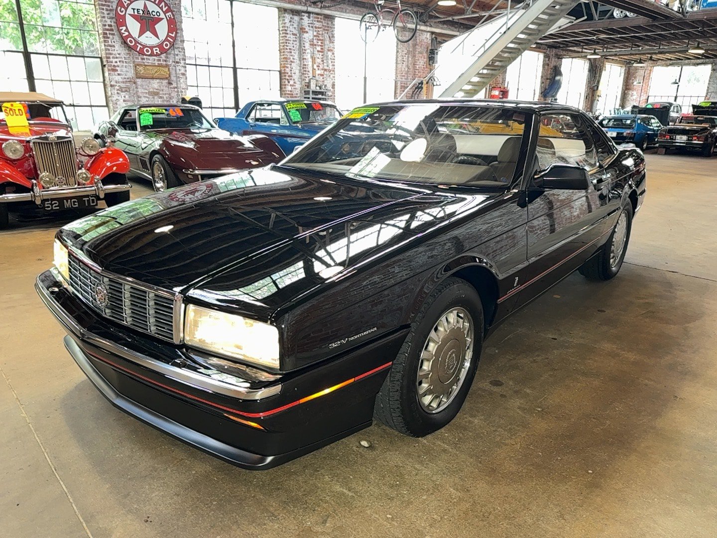 Used 1993 Cadillac Allante FWD image 9