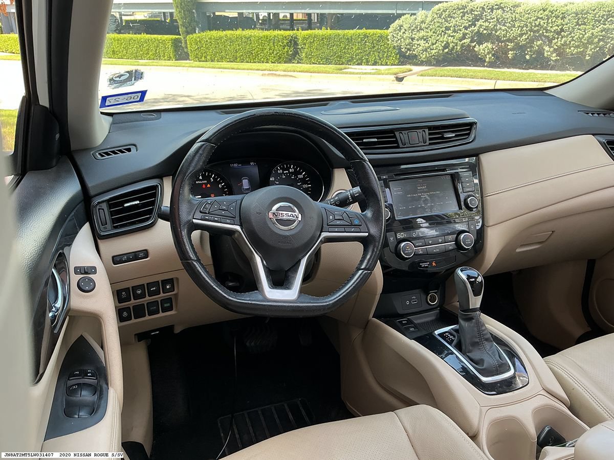 Used 2020 Nissan Rogue SV w/ Sun & Sound Touring Package FWD image 9
