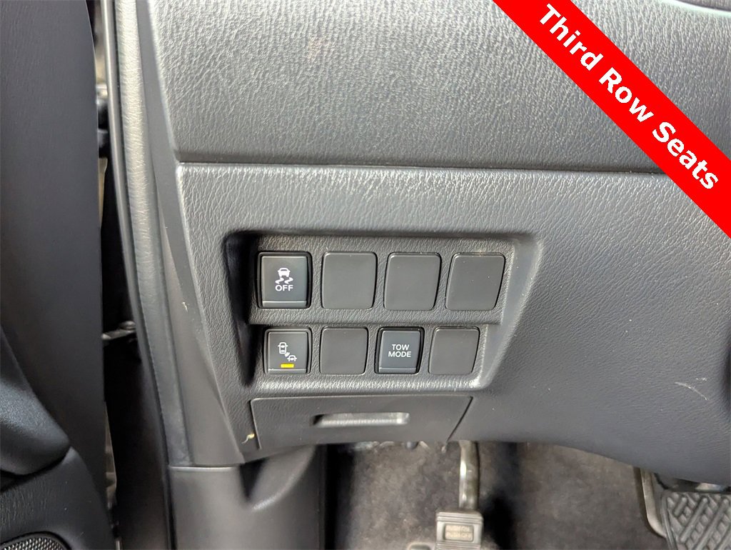 Used 2020 Nissan Pathfinder SV image 24